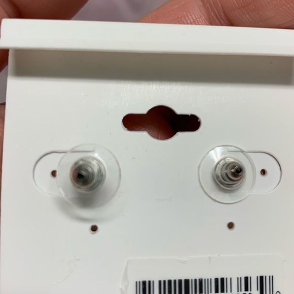 Stunning Guess Logo ❤️ Earrings - Picture 4 of 6